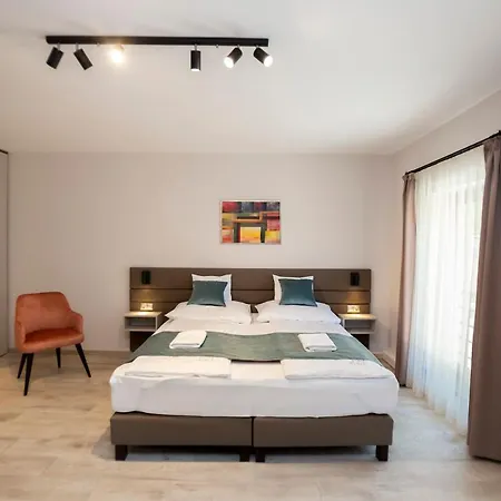 Vegvar Apartament *